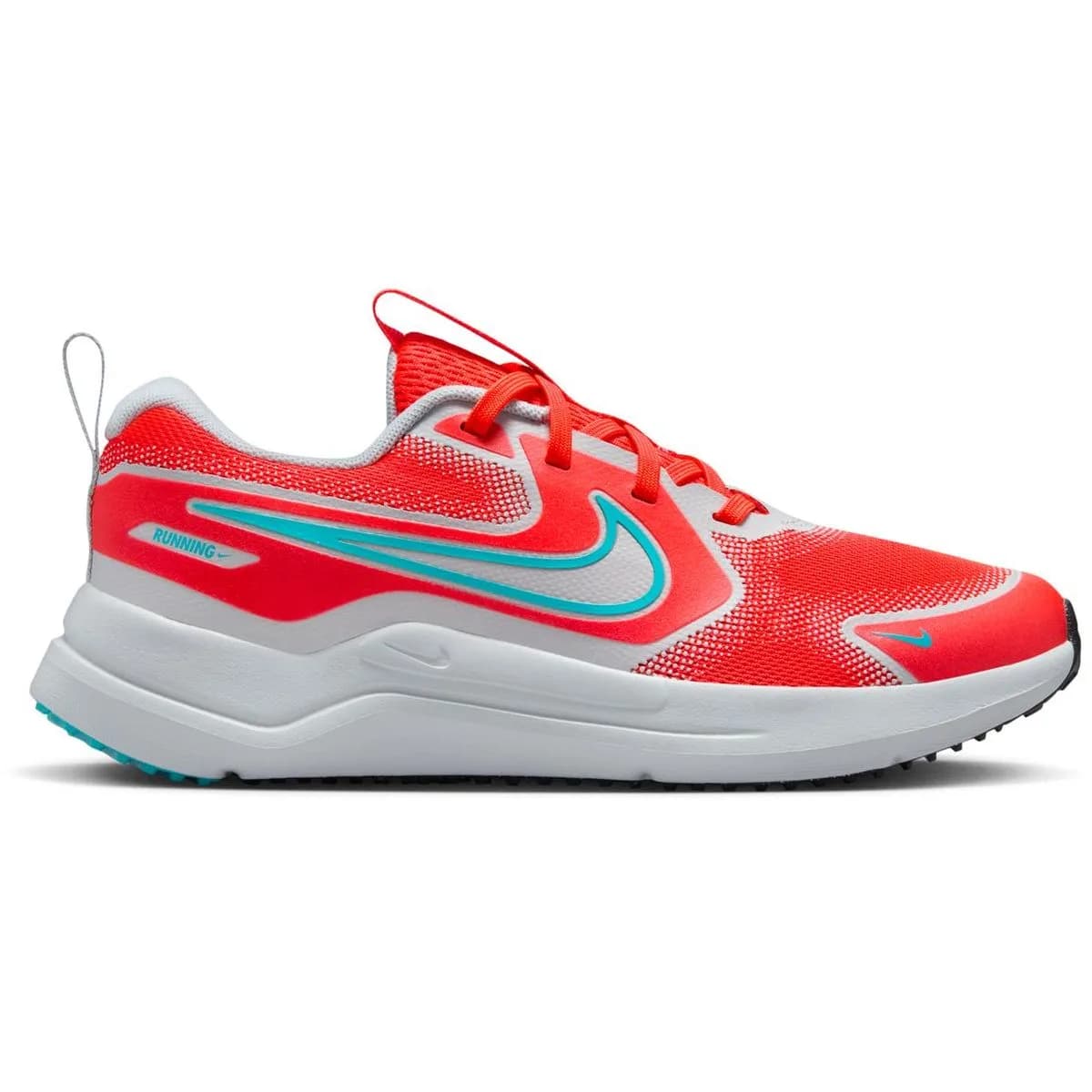 nike cosmic runner road